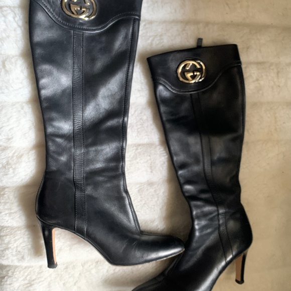 GUCCI BOOTS KNEE HIGH HEELS GOLD LOGO SIDE ZIP SIZE 8.5 - Picture 1 of 11